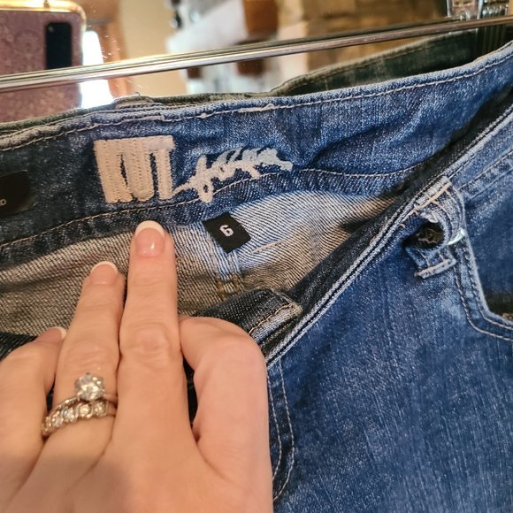 Kut from the Kloth boyfriend jeans - Picture 3 of 7